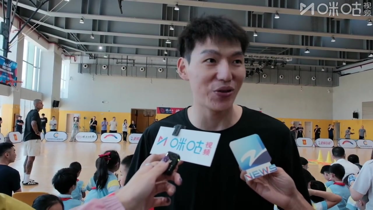 吴前期待帅澎今晚精彩发挥 祝愿中国男篮问鼎亚洲杯