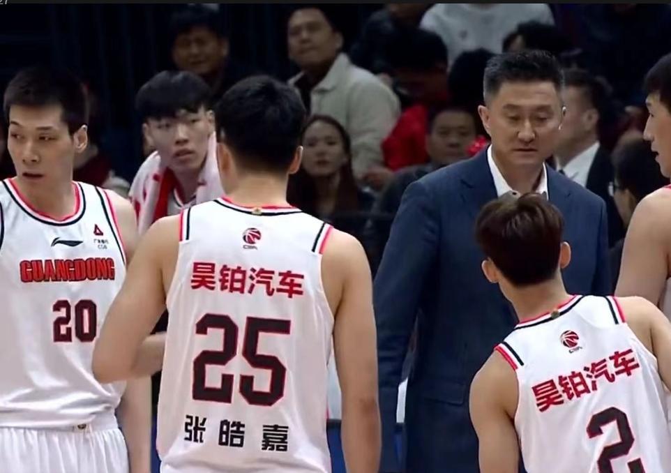 崔永熙即将归队,表示自己能够在123号位摇摆,盼帮助胡明轩徐杰