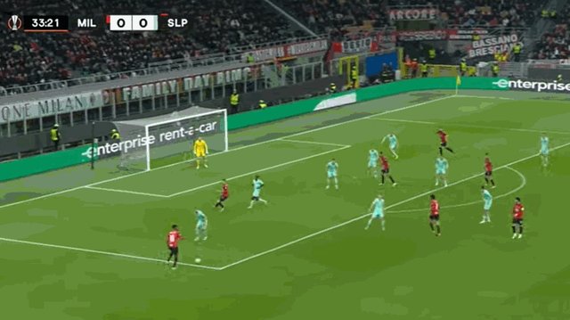 【欧联】吉鲁建功，米兰4-2十人布拉格斯拉维亚