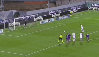 注册观看-别迷信“职业”人士，点球被他们玩成了奇葩…