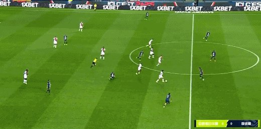 1661728094747060846.gif 注册观看-【早报】别人的射手纷纷双响!曼联射手1亿欧在路上!