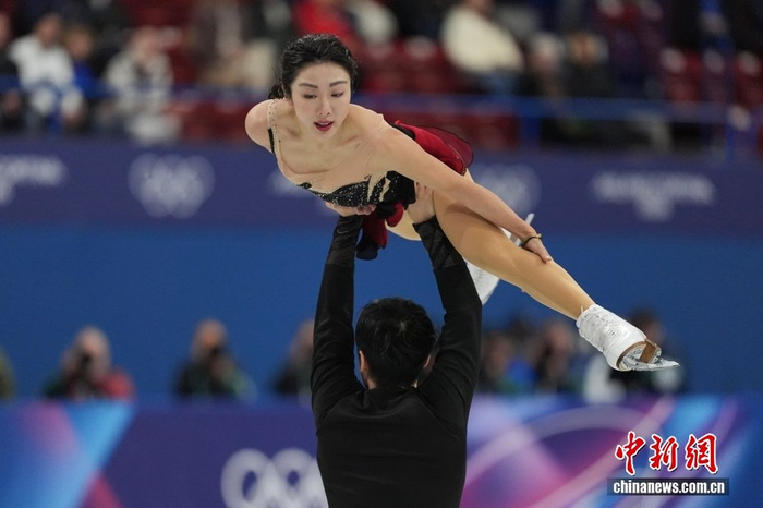 方程式赛车-（米兰冬奥会）花样滑冰团体赛：隋文静/韩聪出战双人滑短节目|AC米兰|米兰冬奥会花样滑冰团体赛|滑冰馆|双人滑短节目比赛|米兰滑冰馆_新浪体育_新浪新闻