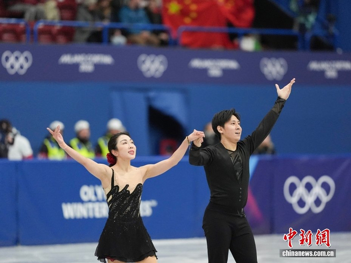 方程式赛车-（米兰冬奥会）花样滑冰团体赛：隋文静/韩聪出战双人滑短节目|AC米兰|米兰冬奥会花样滑冰团体赛|滑冰馆|双人滑短节目比赛|米兰滑冰馆_新浪体育_新浪新闻
